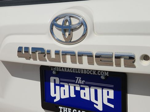 Used 2016 Toyota 4Runner SR5 Premium RWD image 9