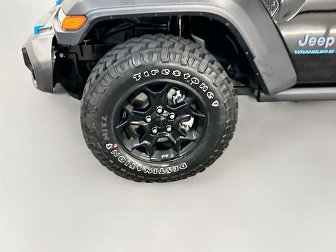 Used 2023 Jeep Wrangler Unlimited w/ Cold Weather Group AWD/4WD image 11