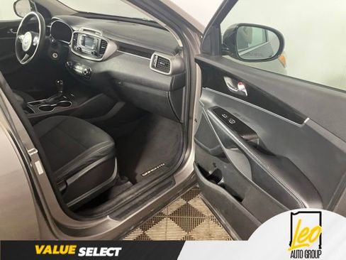 Used 2016 Kia Sorento LX AWD/4WD image 17