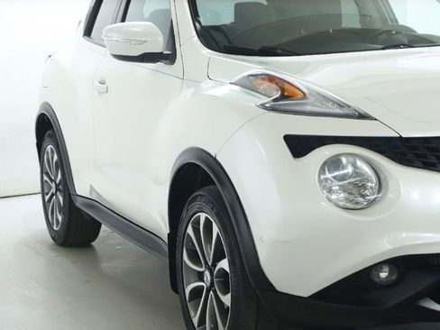 Used 2017 Nissan Juke SV image 5