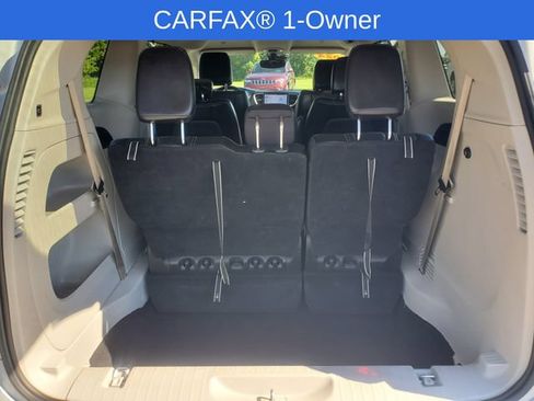Used 2024 Chrysler Pacifica Touring-L FWD image 32