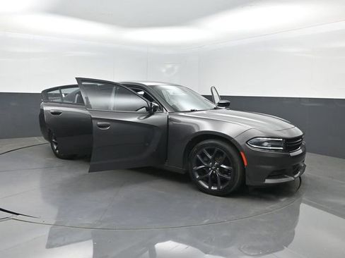 Used 2020 Dodge Charger SXT w/ Blacktop Package RWD image 38