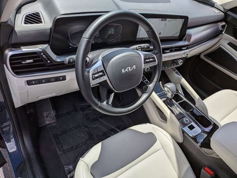 Used 2025 Kia Telluride S image 13