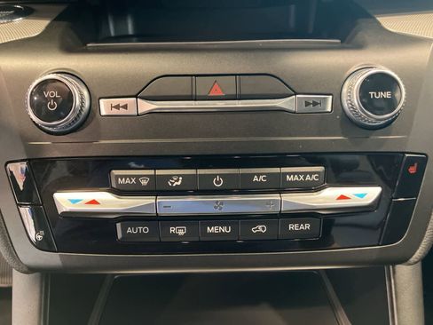 Used 2020 Ford Explorer XLT w/ Equipment Group 202A image 20