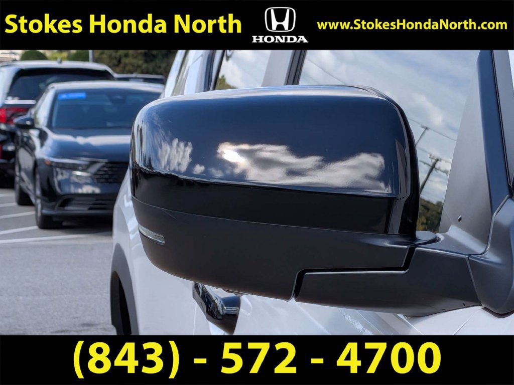 Used 2025 Honda Pilot TrailSport image 12