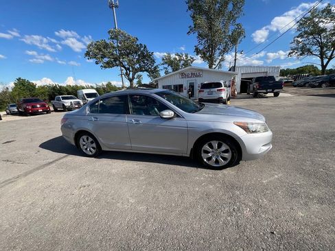 Used 2010 Honda Accord EX-L image 2