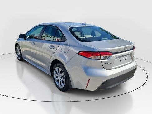 Used 2026 Toyota Corolla LE FWD image 5