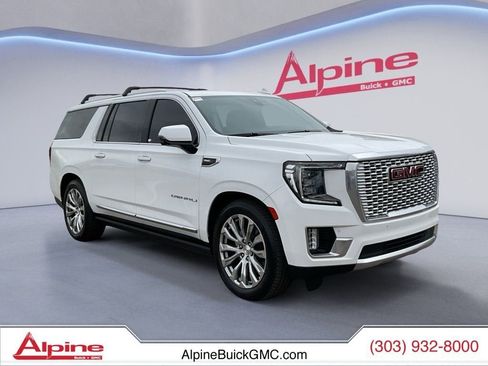 Used 2022 GMC Yukon XL Denali w/ Denali Premium Package image 7