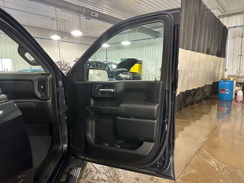 Used 2022 Chevrolet Silverado 1500 Custom image 28