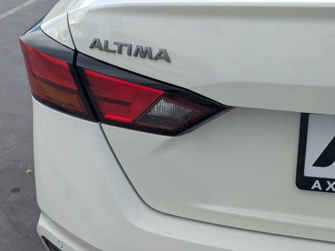 Used 2025 Nissan Altima 2.5 SV FWD image 5