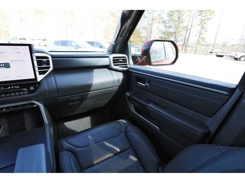 Used 2025 Toyota Sequoia Platinum image 8