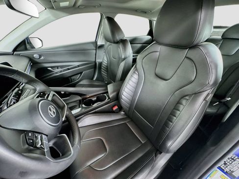 Used 2025 Hyundai Elantra Limited FWD image 22