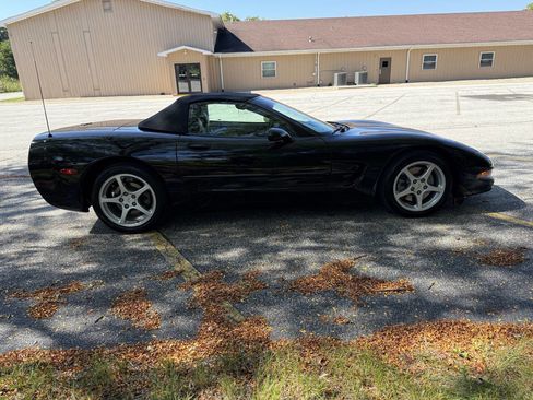 Used 2002 Chevrolet Corvette Convertible w/ Preferred Equipment Group2 image 6