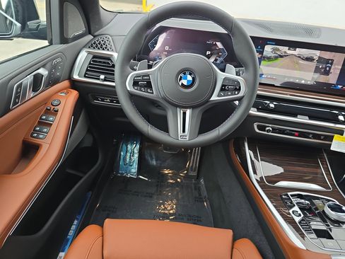 New 2026 BMW X7 M60i image 13