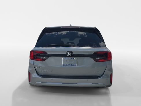 Used 2025 Honda Odyssey Elite image 4