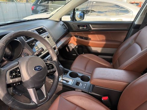 Used 2017 Subaru Outback 3.6R Touring image 5