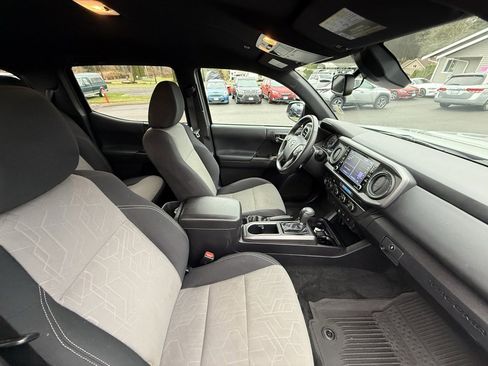 Used 2023 Toyota Tacoma TRD Sport image 16