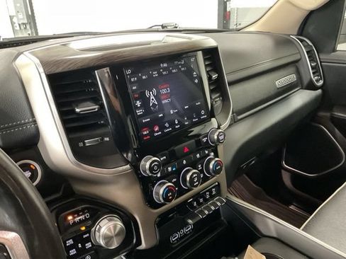 Used 2020 RAM 1500 Laramie AWD/4WD image 15