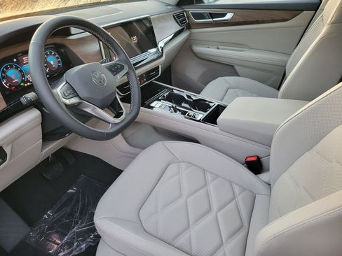 New 2026 Volkswagen Atlas SE FWD image 6