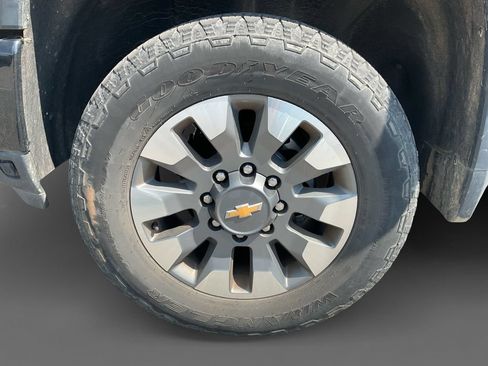 Used 2024 Chevrolet Silverado 2500 Custom w/ Custom Value Package AWD/4WD image 11