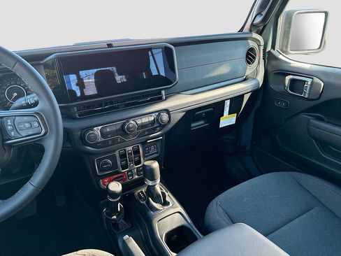 New 2025 Jeep Gladiator Rubicon w/ Dual Top Group image 25