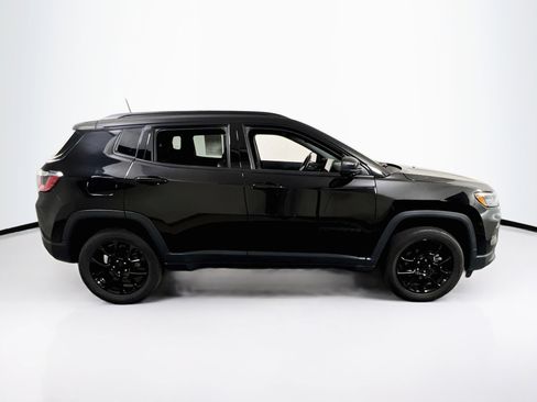 Used 2022 Jeep Compass Latitude w/ Convenience Group AWD/4WD image 4