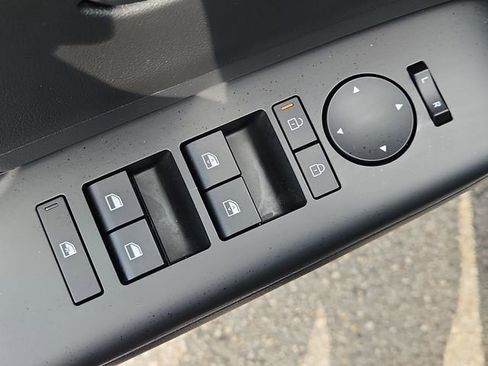 Used 2025 Hyundai Kona SEL image 23