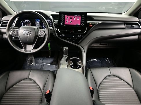 Used 2024 Toyota Camry SE FWD image 17