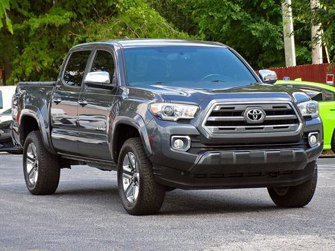 Used 2016 Toyota Tacoma Limited w/ Towing Package RWD image 10