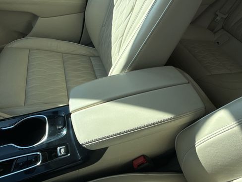 Used 2021 Buick Envision Avenir image 30