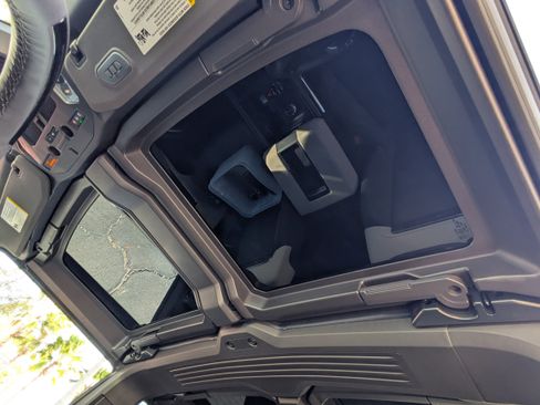 New 2026 GMC Hummer EV SUV w/ LPO, Dark Essentials Package image 23