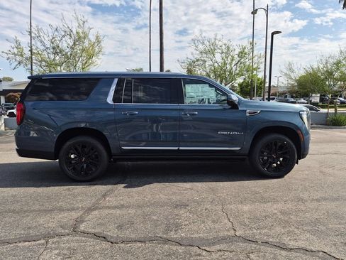 New 2026 GMC Yukon XL Denali w/ Sun & Power Step Package AWD/4WD image 2
