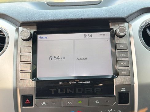 Used 2020 Toyota Tundra SR5 w/ SR5 Convenience Package AWD/4WD image 29
