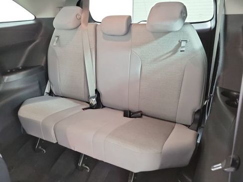 Used 2025 Toyota Sienna LE FWD image 14