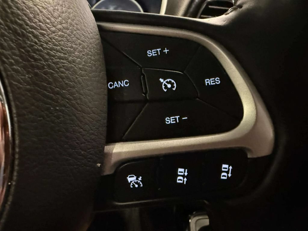 Used 2021 Jeep Compass Limited w/ Sun and Sound Group AWD/4WD image 41
