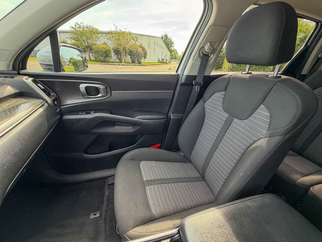 Used 2022 Kia Sorento LX FWD image 14
