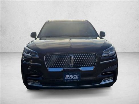 Used 2023 Lincoln Aviator Reserve w/ Equipment Group 201A image 2
