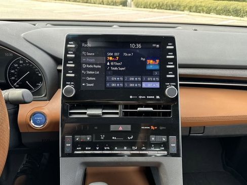 Used 2022 Toyota Avalon Limited image 20