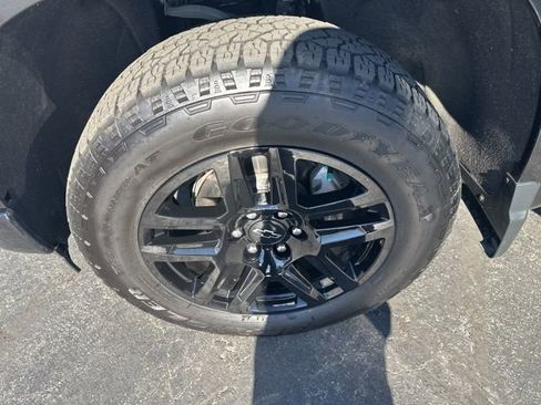 Used 2024 Chevrolet Silverado 1500 RST w/ Z71 Off-Road Package image 23