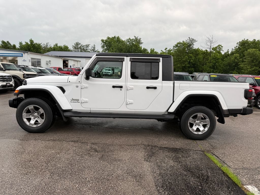 Used 2020 Jeep Gladiator Overland AWD/4WD image 8