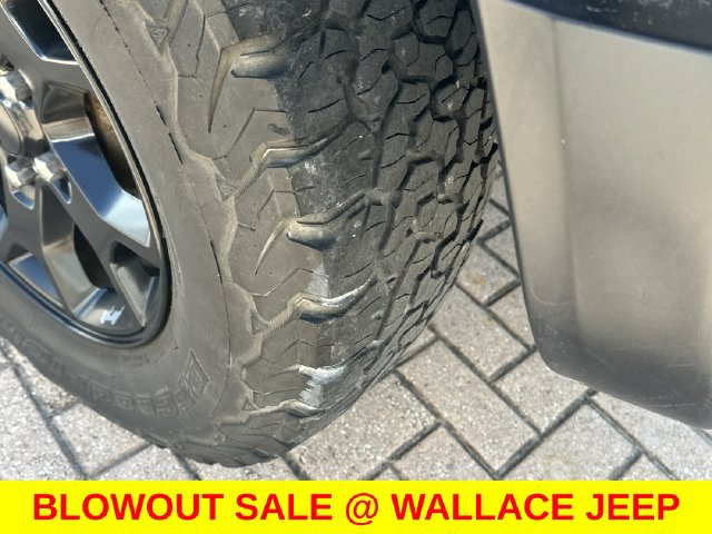 Certified 2019 Jeep Wrangler Unlimited Sahara w/ Quick Order Package 24M Moab AWD/4WD image 12