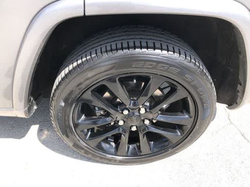 Certified 2021 Jeep Grand Cherokee Laredo X RWD image 12