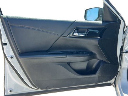 Used 2014 Honda Accord Sport image 30