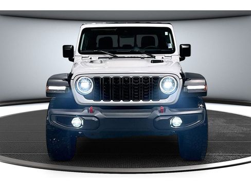 Used 2024 Jeep Gladiator Rubicon w/ Technology Group image 4