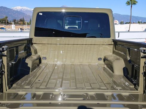 New 2025 Jeep Gladiator Rubicon w/ Convenience Group image 26