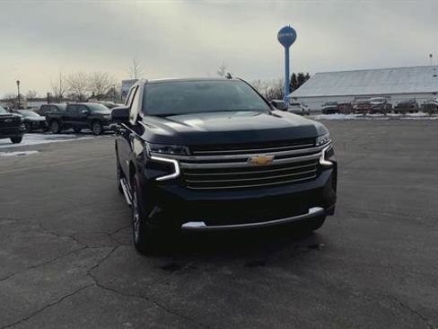 Used 2024 Chevrolet Tahoe LT w/ Luxury Package image 3