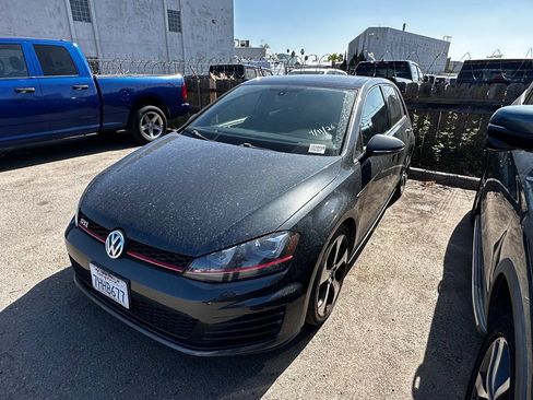 Used 2015 Volkswagen GTI SE FWD image 11