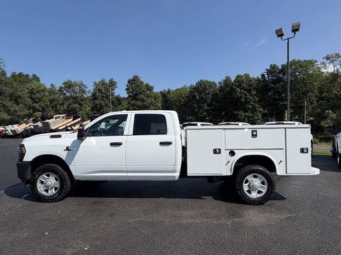 Used 2023 RAM 2500 Tradesman AWD/4WD image 2