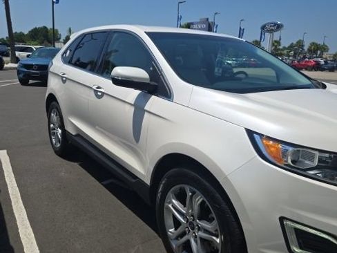 Used 2017 Ford Edge Titanium w/ Technology Package FWD image 12