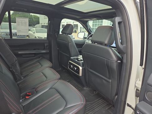 Used 2024 Ford Expedition Limited AWD/4WD image 13